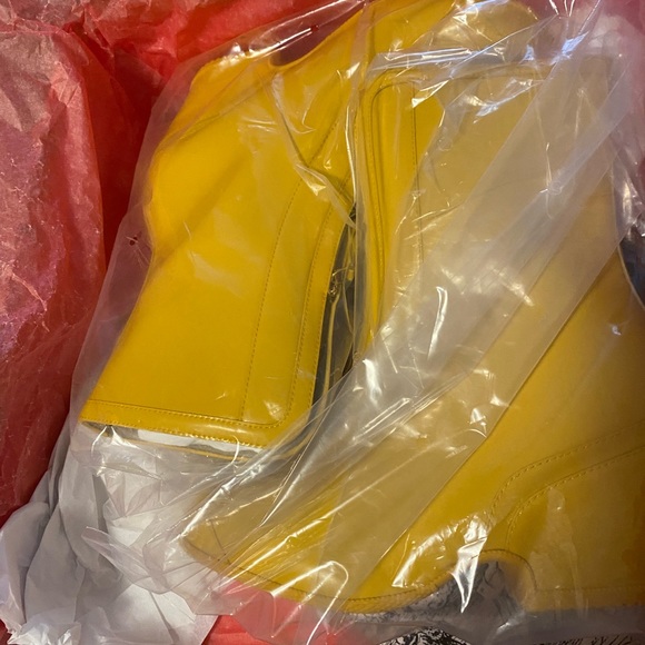 $1250 New  Gucci  Kitt 70 rain ankle boots, 36+,100% authentic. - Picture 16 of 16